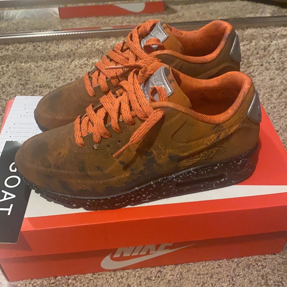 Nike Air Max 90 Moon Landing View 2
